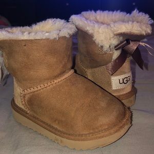 Toddler uggs 7c